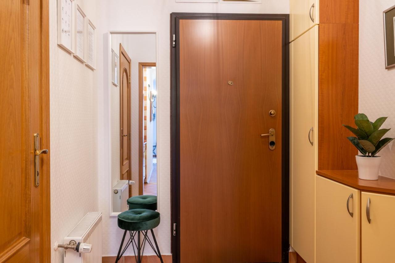 Romantic Studio Secret Garden Budapeste Exterior foto