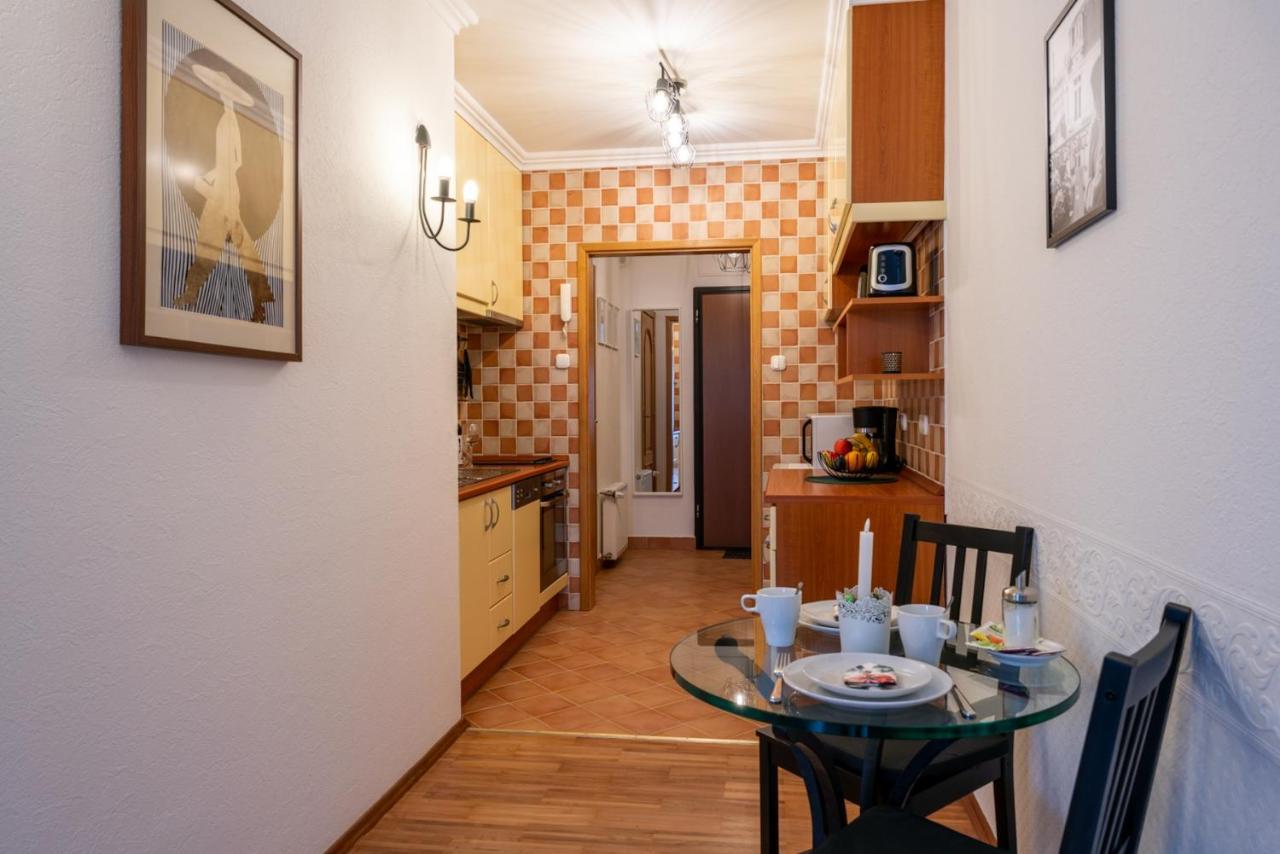 Romantic Studio Secret Garden Budapeste Exterior foto